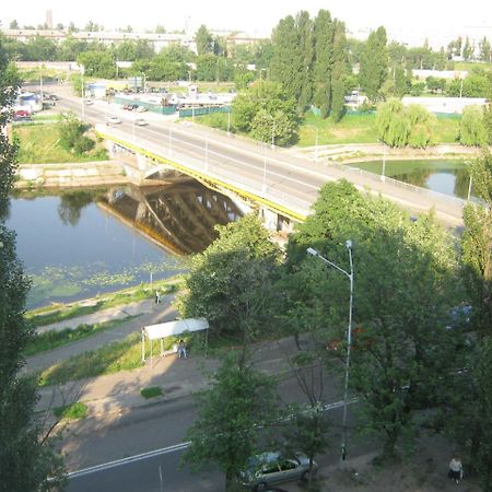 Apartment On Livoberezna Metro Station Kiev Bagian luar foto
